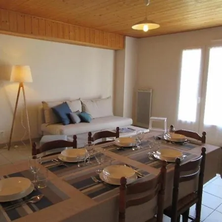 House Maison Individuelle A Dans Quartier Residentiel Au Calme *